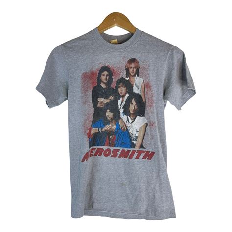 Fake vintage concert tee